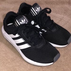 WOMENS ADIDAS SWIFT RUN SHOES